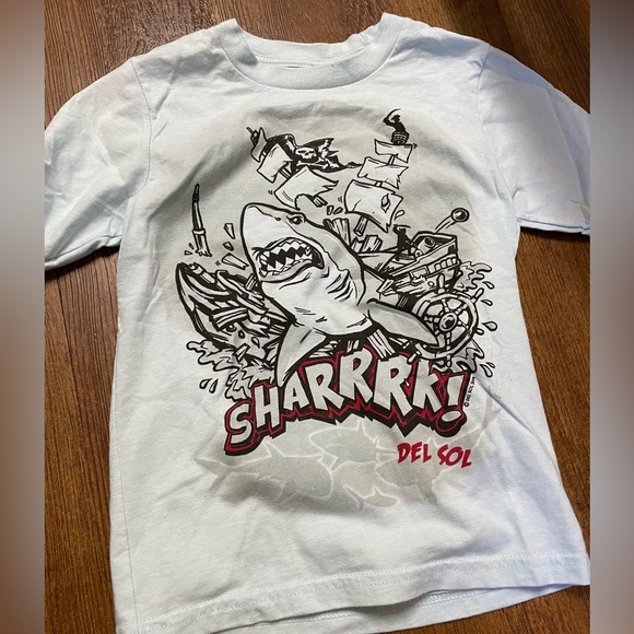 Four Shirts - Picture 6 of 10